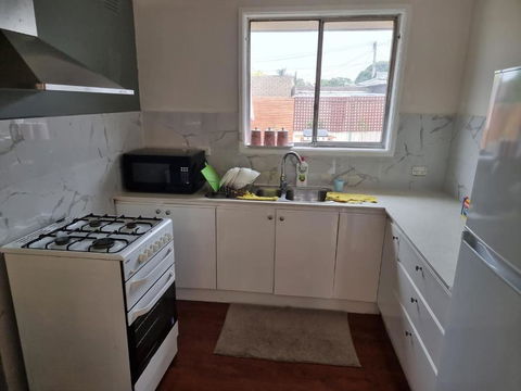Entire 3 Bed Rooms Unit -Rosy House 1 - Holiday Melbourne 1