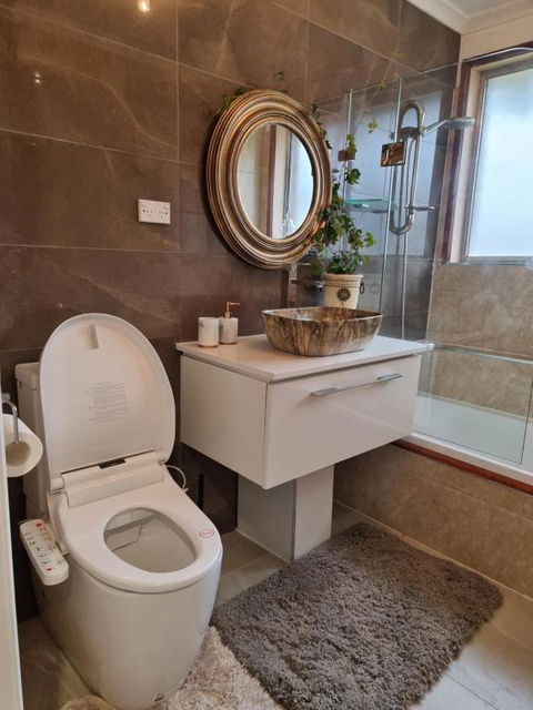 Entire 3 Bed Rooms Unit -Rosy House 1 - Holiday Melbourne 3