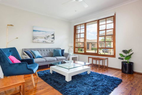 Family Stay With Idyllic Sun-drenched Courtyard - Holiday Melbourne 0