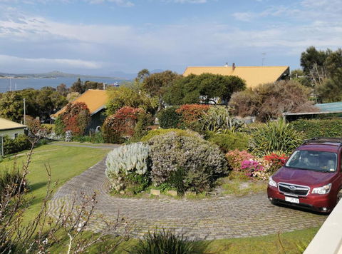 Flinders Island Masters Quarters - Lady Barron - Victoria Tourism 1
