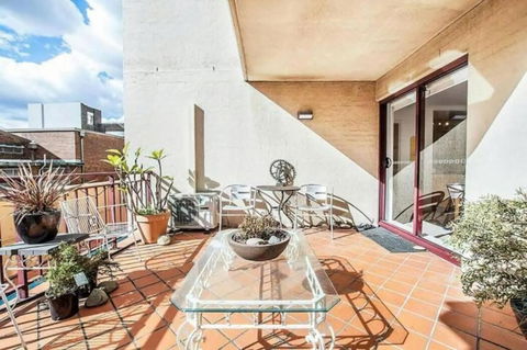 Garden Terrace Pool Gym Trendy Hideaway - Holiday Sydney 1