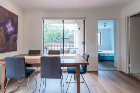 Garden Terrace Pool Gym Trendy Hideaway - Holiday Sydney 2