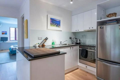 Garden Terrace Pool Gym Trendy Hideaway - Holiday Sydney 4