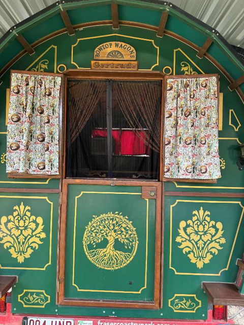 Gertrude Gypsy Wagon River Heads - Holiday Sydney 0