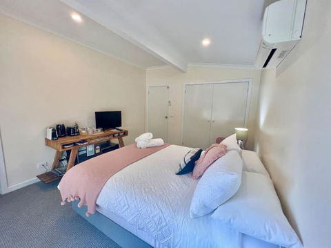 Galbraith Beach Studios - Studio 2 - Holiday Sydney 0