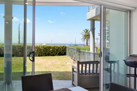 Gallery 4 145 Hindmarsh Road Victor Harbor - BYO Linen - Holiday Sydney 0