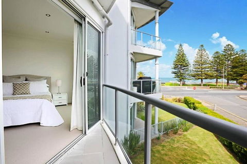 Gallery 7 - Town Centre - Wi-Fi - Linen Included - Holiday Sydney 2