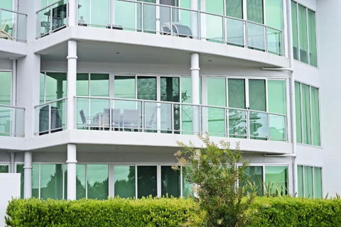 Gallery 7 - Town Centre - Wi-Fi - Linen Included - Holiday Sydney 4