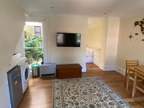 Garden Flat, NORTH SYDNEY - Carnarvon Accommodation 4