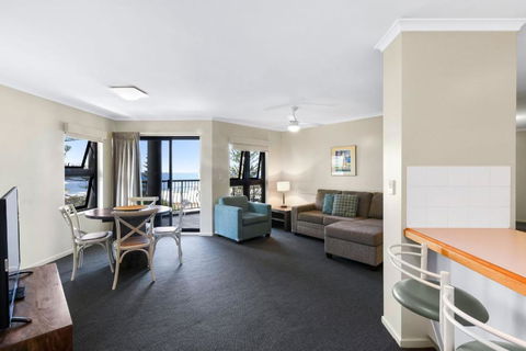 Gena Apartments Unit 9 Kings Beach QLD - Holiday Sydney 4