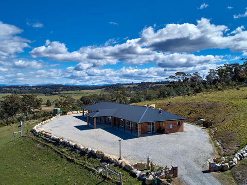 George River Park (House, 100 Acres, Animals, Views) - Holiday Sydney 1
