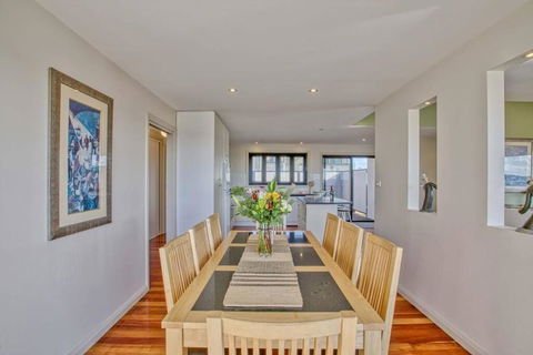 Georges Bay Luxury - Holiday Sydney 1