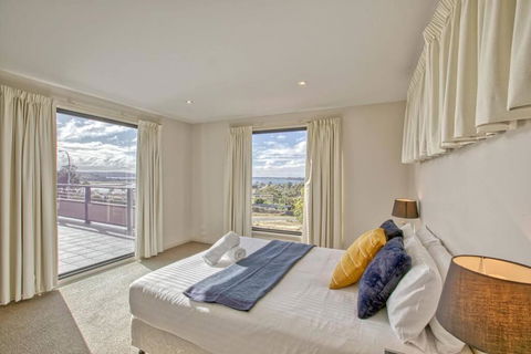 Georges Bay Luxury - Holiday Sydney 3