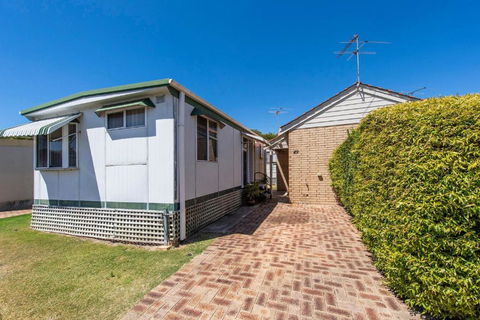Getaway To Cabin 49 - Holiday Sydney 0