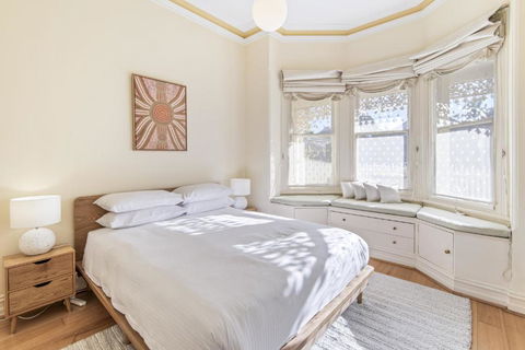 Gorgeous 2-Bed Victorian Home In Artsy Suburb - Carnarvon Accommodation 1