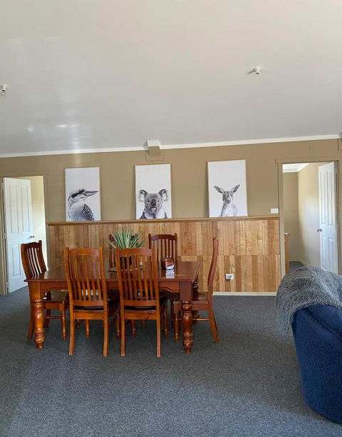 Great Lakes Wilderness Three Bedroom Home - Accommodation Australia 1