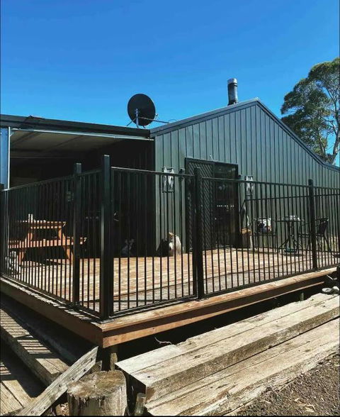Great Lakes Wilderness Three Bedroom Home - Accommodation Australia 3