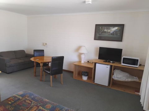 Hawker Outback Motel - Carnarvon Accommodation 3