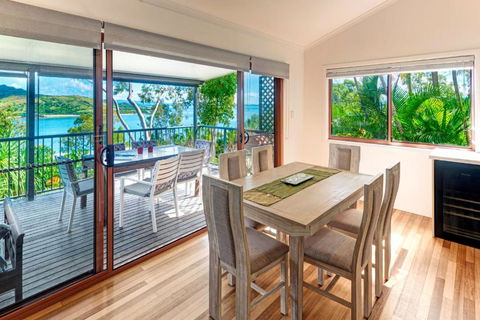 Heliconia 10 Newly Renovated Centrally Located House Hamilton Island - Tourism Bookings 2