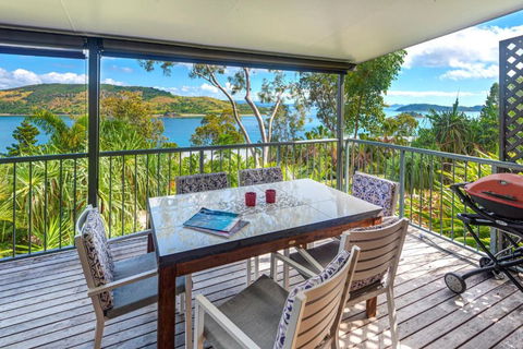 Heliconia 10 Newly Renovated Centrally Located House Hamilton Island - Tourism Bookings 3