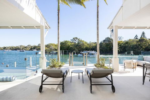 Iluka, Luxurious Riverfront Retreat - Holiday Sydney 0