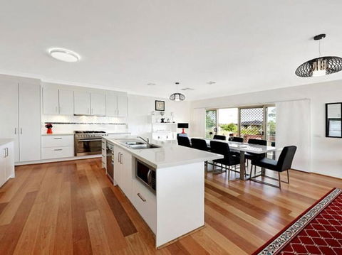 Huge Luxury Home! Mount Waverley - Holiday Melbourne 1