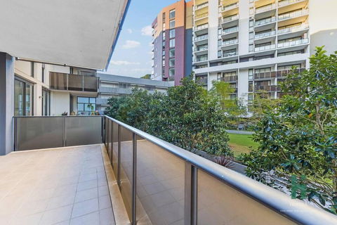Hurstville Pearl 2 Bedroom Apt - Holiday Melbourne 3