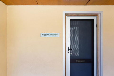 Industrial Central Apartment - Shop 8 - Holiday Sydney 1