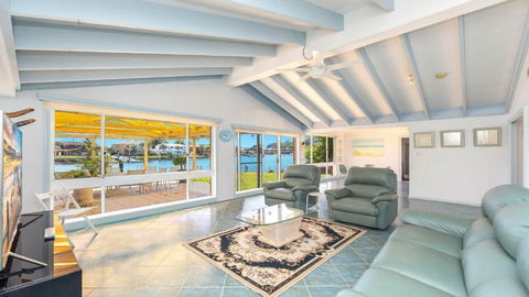 Island Oasis Waterfront - Accommodation Australia 0