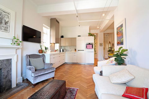 Alcaston House - Parliament House 300m, WiFi, Netflix - Holiday Melbourne 1