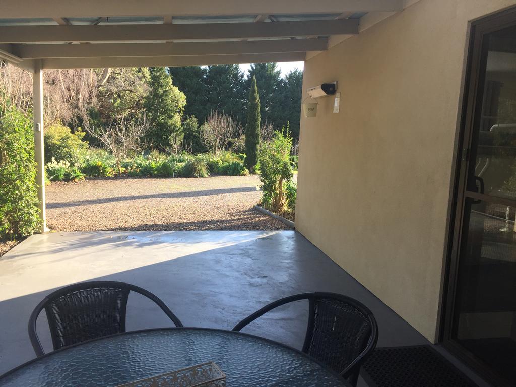 Altona Garden Retreat - thumb 1