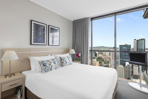 Apartments @ 128 Charlotte - Holiday Melbourne 0