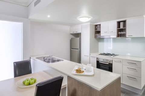 Apartments @ 128 Charlotte - Holiday Melbourne 2