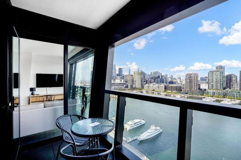 Marina Tower - 21st Floor Apt With Beautiful View - Tourism Listing 2