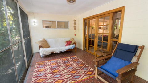 Moana Cottage, Stroll To Horseshoe Bay Beachfront - Carnarvon Accommodation 3