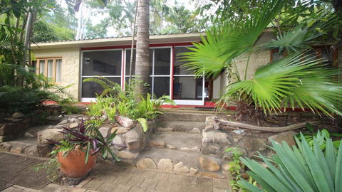 Moana Cottage, Stroll To Horseshoe Bay Beachfront - Carnarvon Accommodation 0