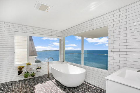 Monash Beach House - Oceanfront - Accommodation Australia 3