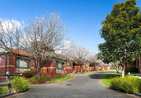 Mount Waverley Townhouses - Holiday Melbourne 0