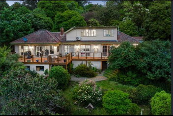 Mountain Villa In Dandenong Ranges with Mount Gambier Accommodation