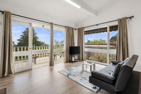 Narrow Neck Hideaway & Studio - Accommodation Australia 1