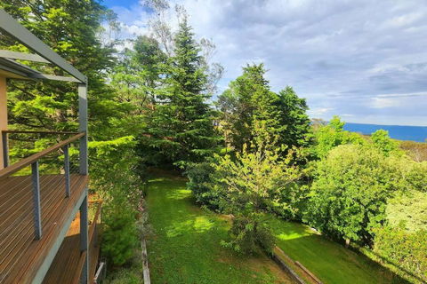 Narrow Neck Views - Peaceful 4 Bedroom Home With Stunning Views! - Whitsundays Tourism 3