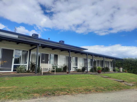Neerim South Hotel - Holiday Melbourne 0