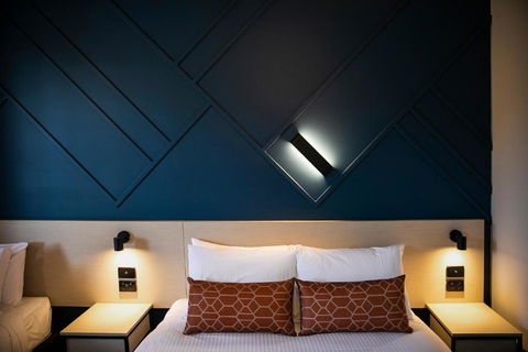 Nightcap At Sandown Park Hotel - Holiday Sydney 1