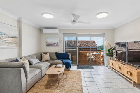 North Beach Escape - Balcony Sunrises And Ocean Walks - Accommodation Australia 1