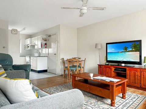 Northward Unit 1 1 2 Magnus St Nelson Bay - Accommodation Australia 1