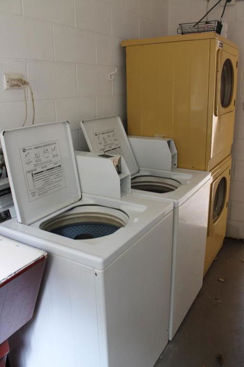 Oasis Inn Apartments - Accommodation Australia 1
