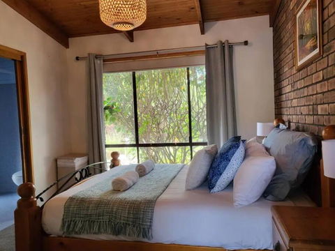 Ocean Breeze - Sleeps 12 - Pet Friendly - Accommodation Australia 3