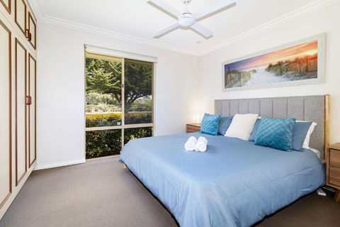 Ocean Breeze Villa - Accommodation Australia 2