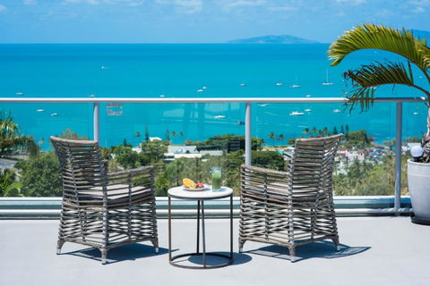 Ocean Dreams On Airlie 2 Bedroom - Accommodation Australia 0