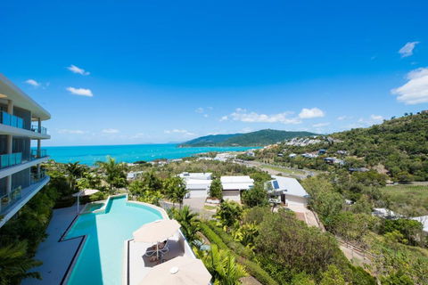 Ocean Dreams On Airlie 2 Bedroom - Accommodation Australia 2